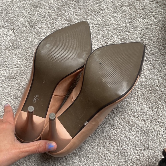 Heels - Picture 4 of 4